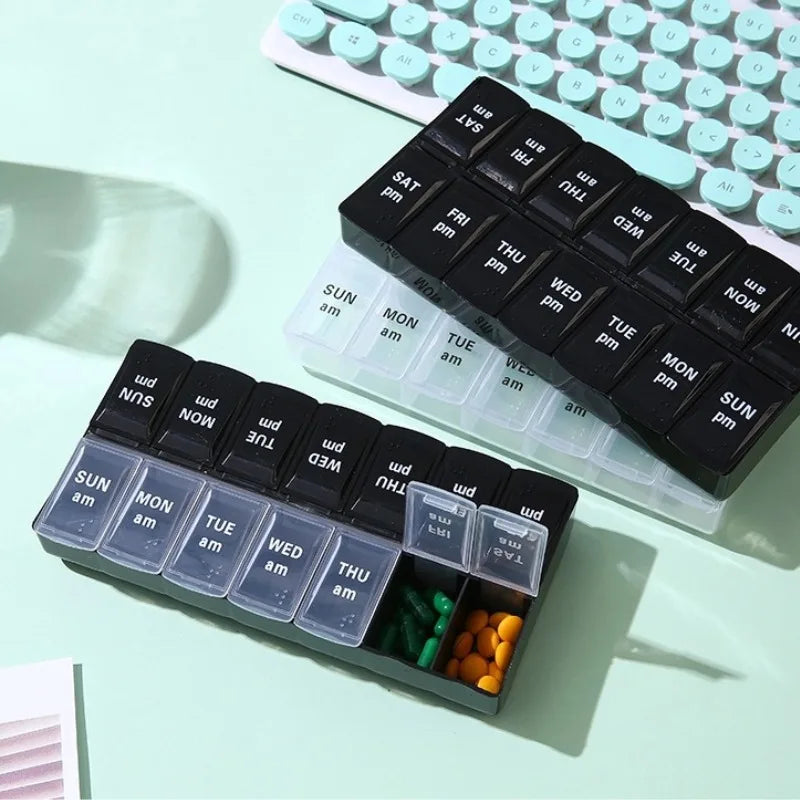 Pilulier de voyage hebdomadaire – Organisateur 7 jours (14 compartiments)